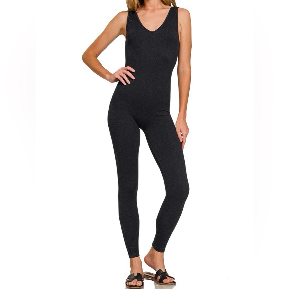 NWT Zenana Black Seamless Ribbed Activewear Jumpsuit
